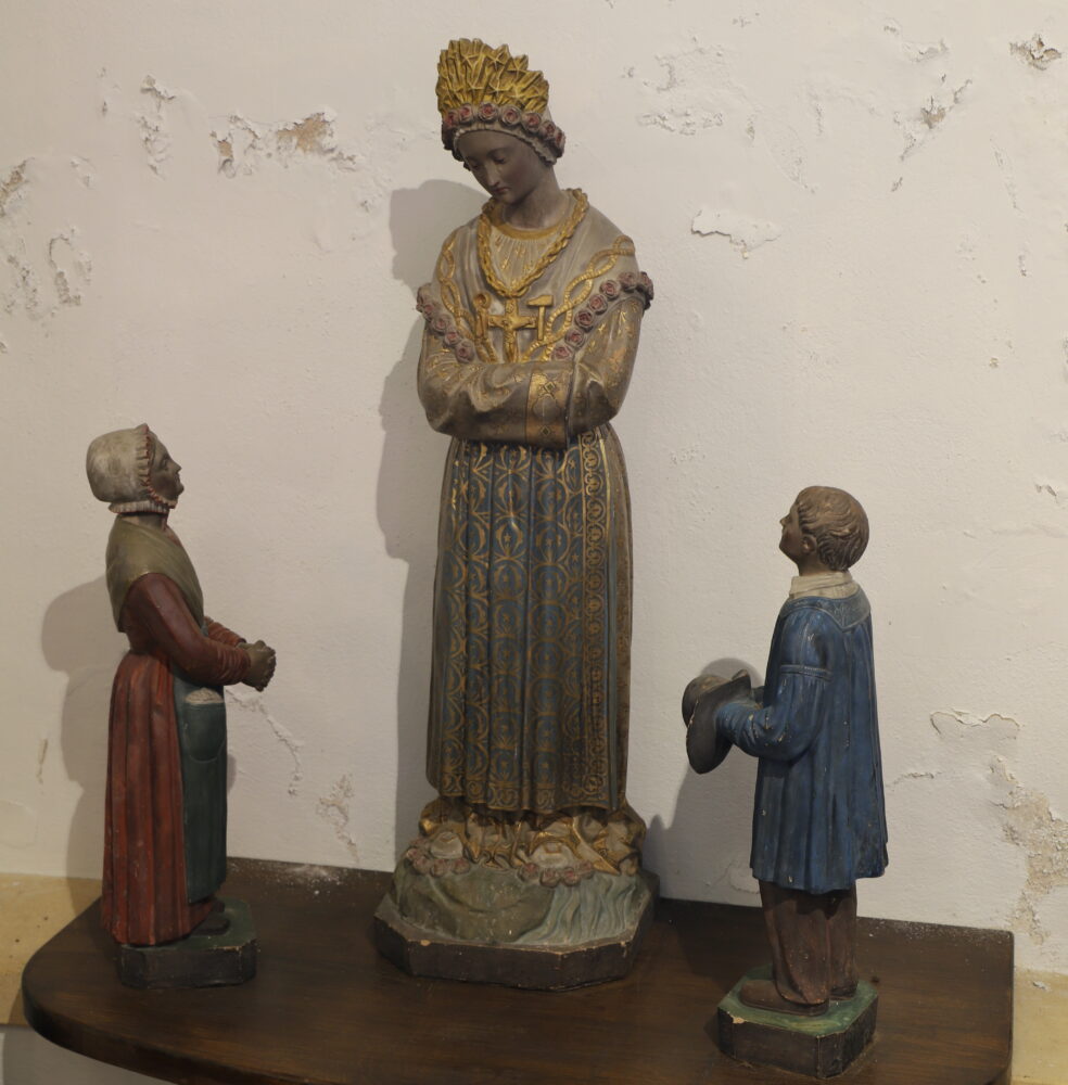 Les neuf statues de notre dame de la salette de Plappeville