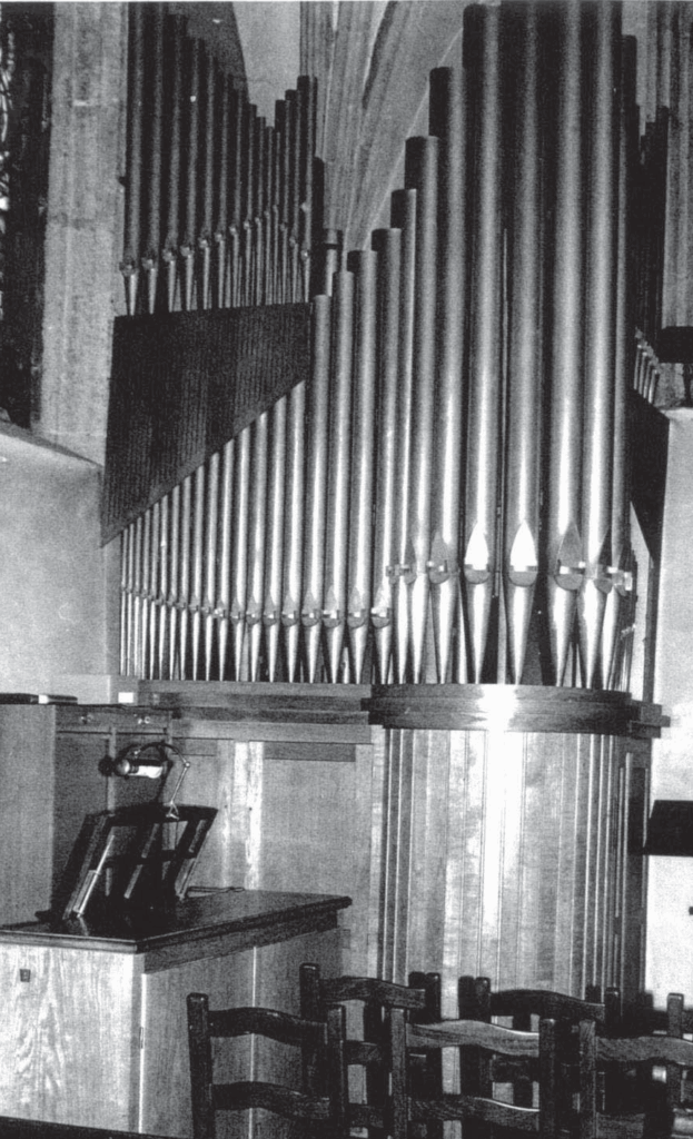 Orgue déplacé à côté du chœur