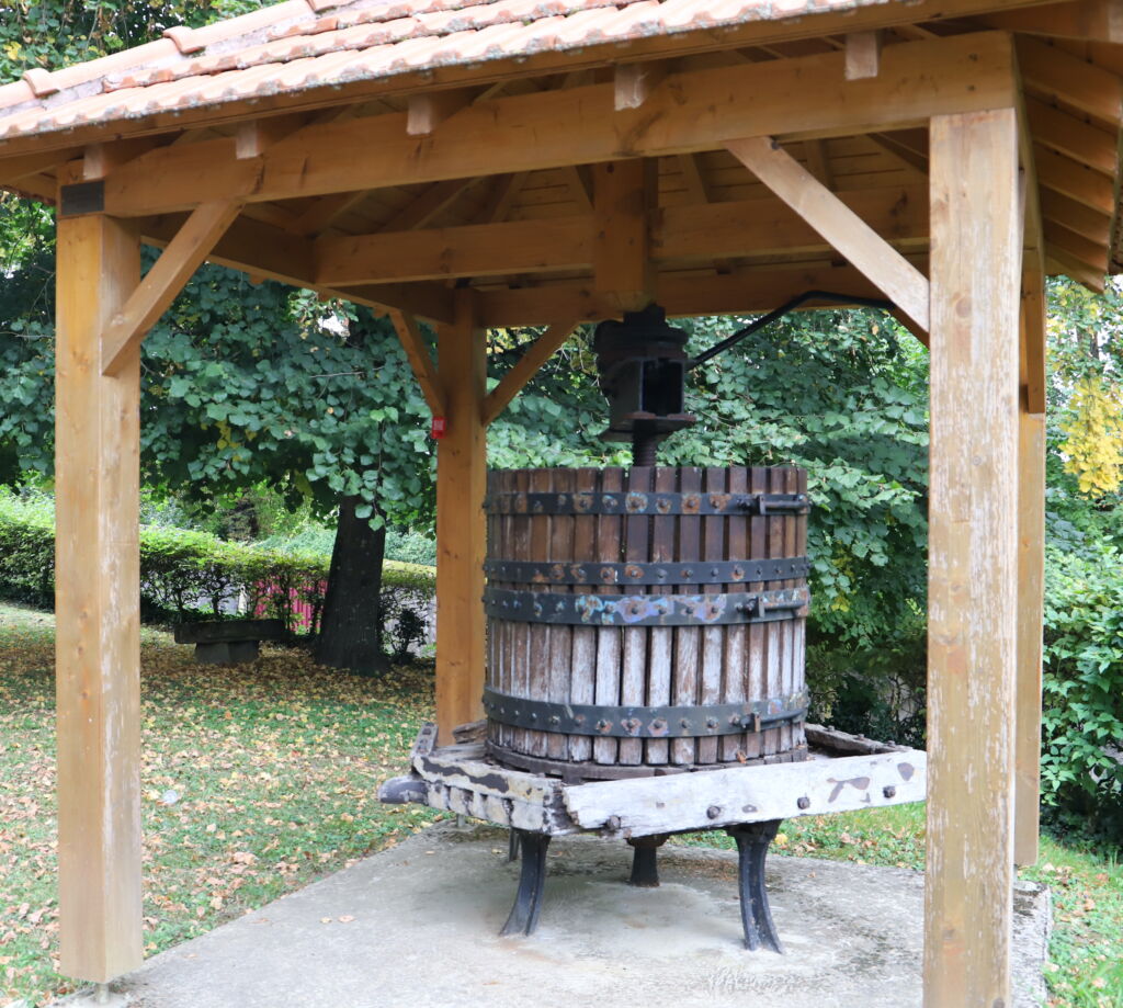 Pressoir, rue de Tignomont