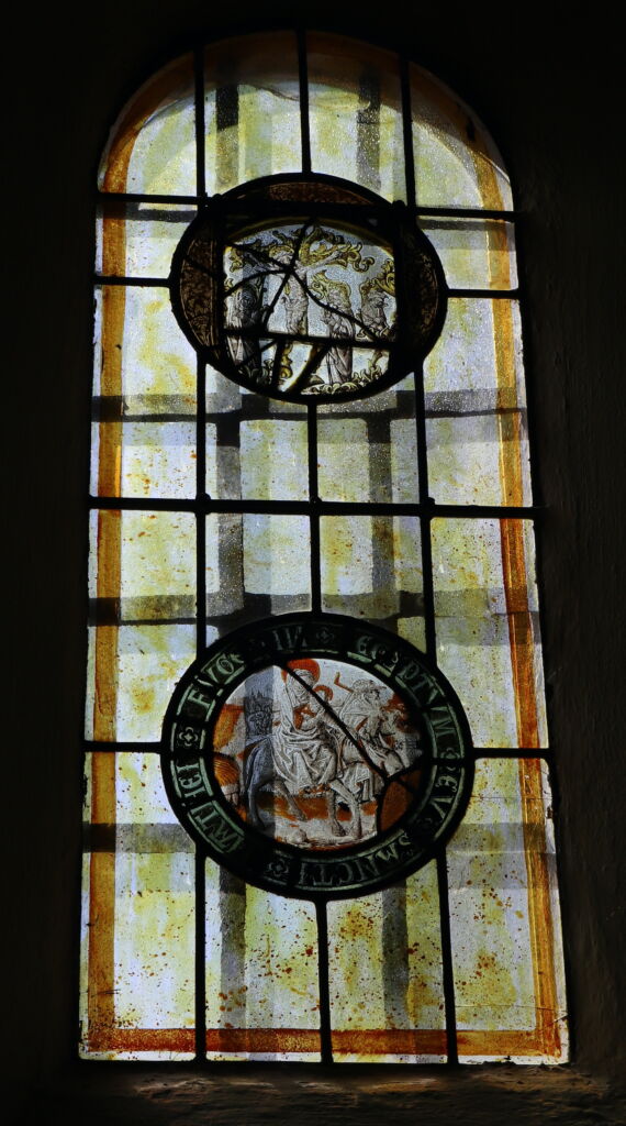 Vitrail n°1 - crucifixion et fuite en Egypte
