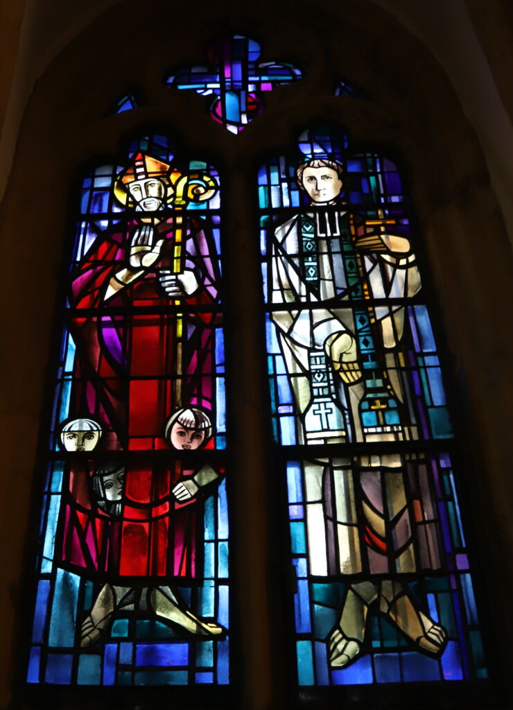 Vitrail n°10 - saint Nicolas et Jean-Martin Moye