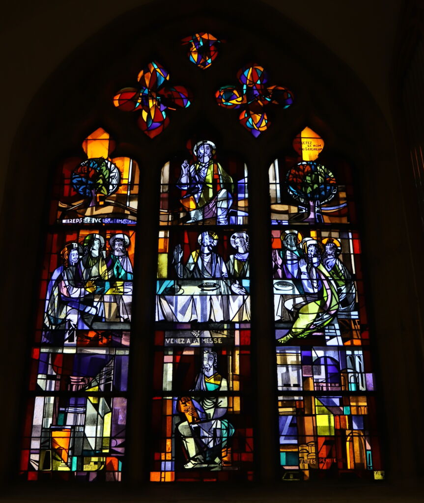 Vitrail n°4 - Notre Dame de la Salette