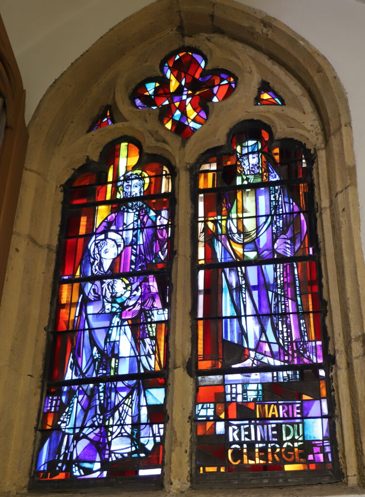 Vitrail n°5 - Présentation de Marie