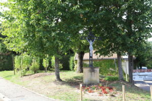 Croix de Station et Vigne