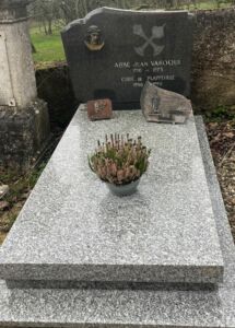 Tombe Jean Varoqui